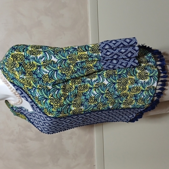 Ruby Rd. women's top size medium in a very beautiful blue green and yellow - Picture 3 of 6